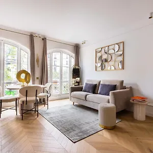 charming-apartment-2br6p-place-de-la-nation.fr-paris.fr/